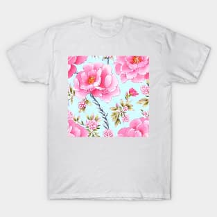 Pink roses on pale blue seamless chinoiserie pattern T-Shirt
